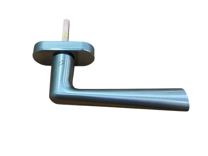 COLOMBO Maniglia per finestra Colombo Design modello CD92CR serie ROBOTRE finitura CROMO SATINATO, Altezza di 143 mm., larghezza di 32 mm. e profondità di 64 mm., progettata per sistemi DK (vasistas e anta-ribalta).