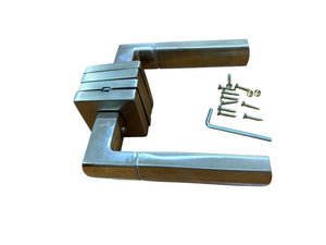 TROPEX RHODOS - DOPPIA MANIGLIA CON ROSETTA 50x50 mm. BOCCHETTA PATENT COLORE INOX SATINATO LUCIDO