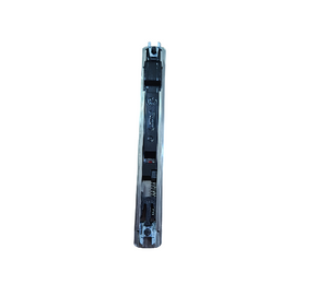 Savio Chiusura in alluminio e zama singola laterale a scatto, arrotondata automatica per finestre. Viti TS M5x16 in acciaio inox 304, premontate. Sistema brevettato. Colore INOX SATINATO